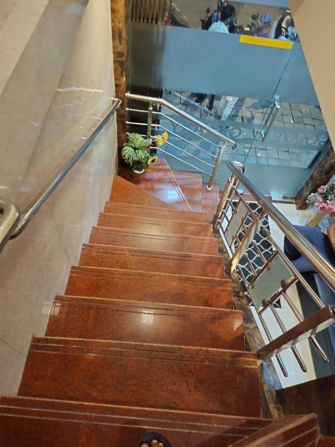 Hotel Golden Galaxy Mumbai Ngoại thất bức ảnh