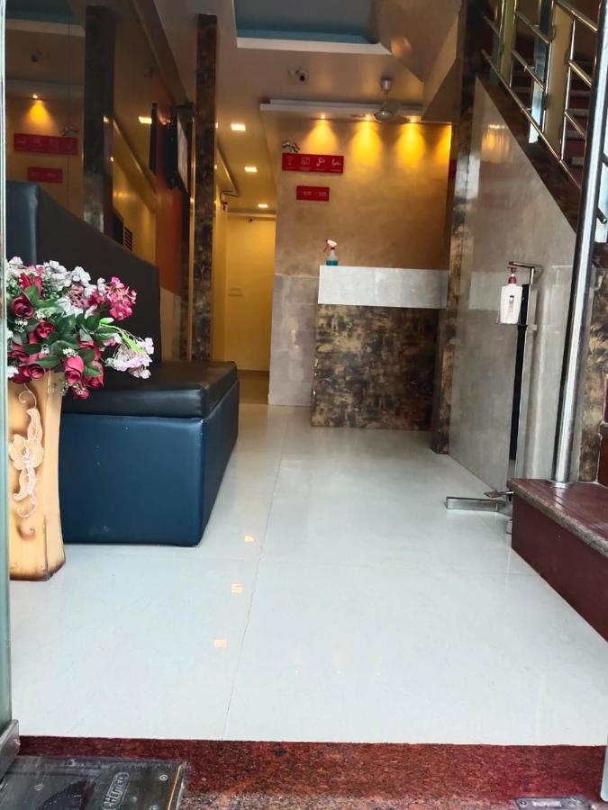 Hotel Golden Galaxy Mumbai Ngoại thất bức ảnh