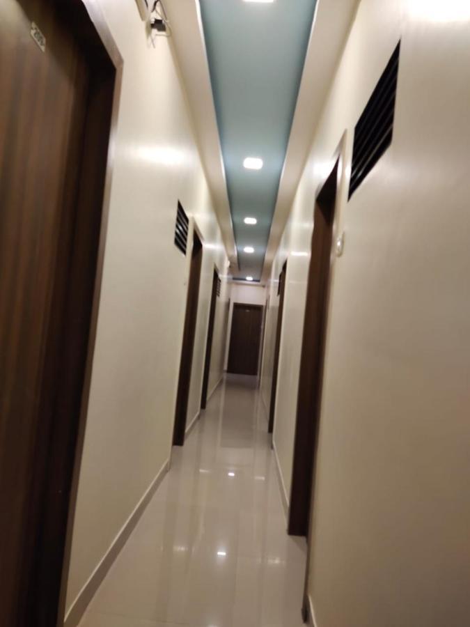 Hotel Golden Galaxy Mumbai Ngoại thất bức ảnh
