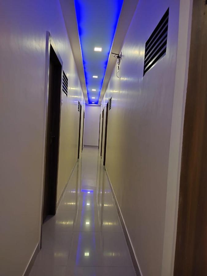 Hotel Golden Galaxy Mumbai Ngoại thất bức ảnh